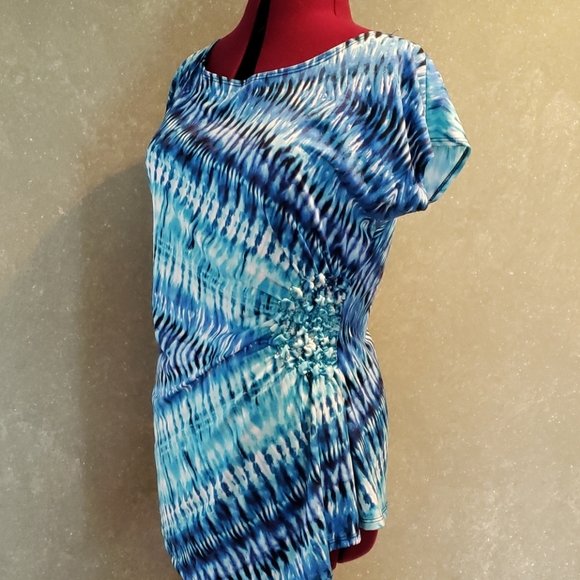 Top - Picture 2 of 6